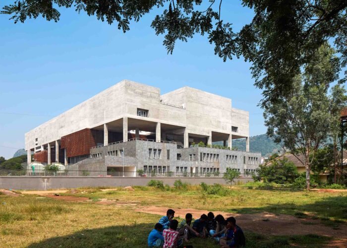 spav_school_of_planning_and_architecture_vijayawada_institute_mobile_offices_02_south_east_view